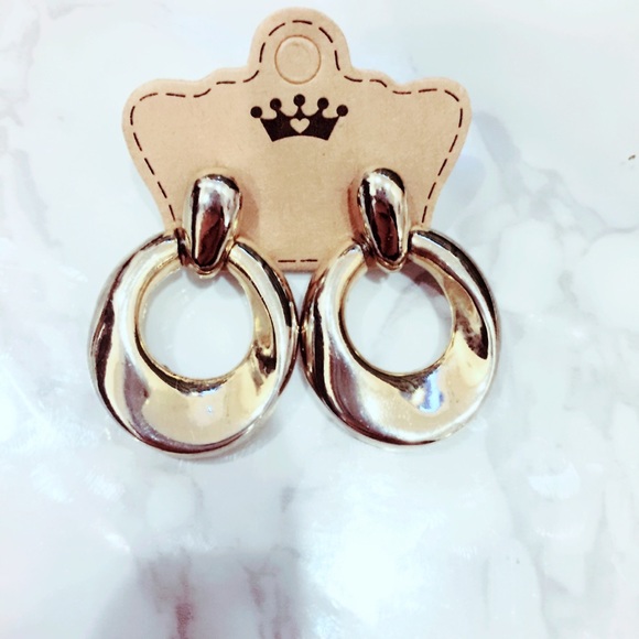 Vintage Jewelry - Gold Tone Statement Oval Earrings